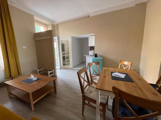 Apartman Galerie 데친 외부 사진